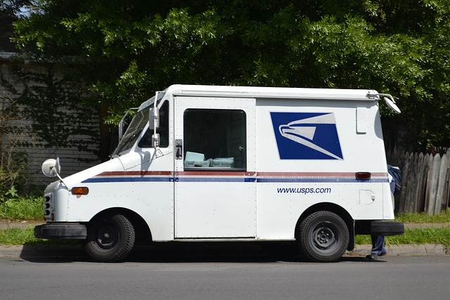 mail-truck-g0f89ede07_640.jpg